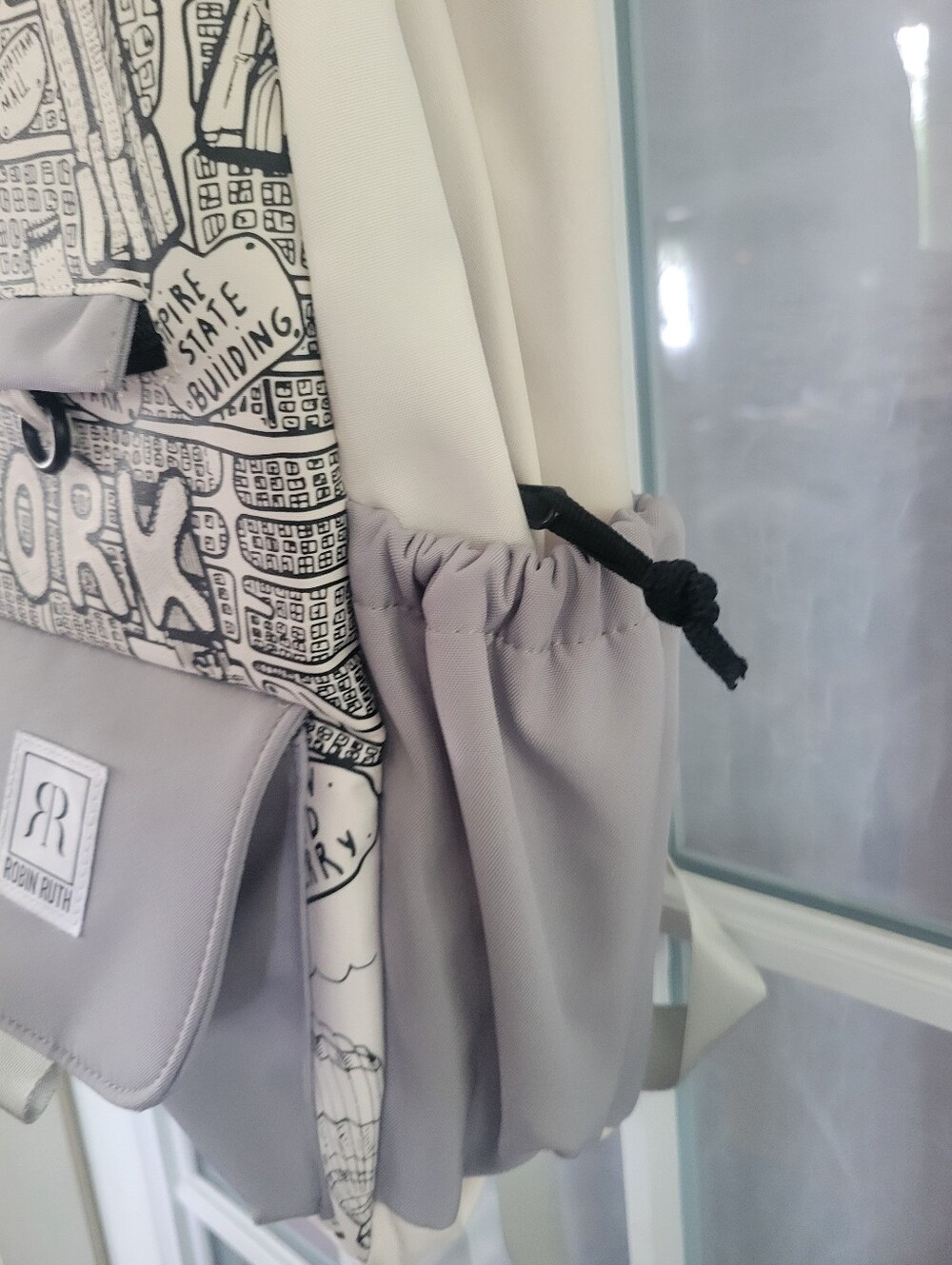 Robin Ruth Cream & Light Gray New York Map Backpack - Picture 4 of 8